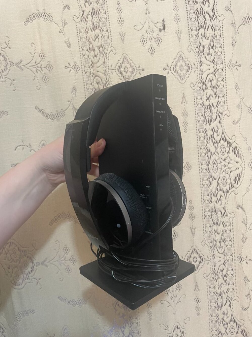 Sony: MDR-DS6500 wireless digital surround sound headphone system - Picture 3 of 6